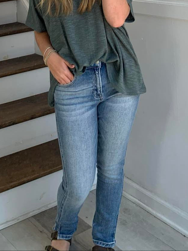 Risen- Medium Mid rise crop skinny small slit jeans