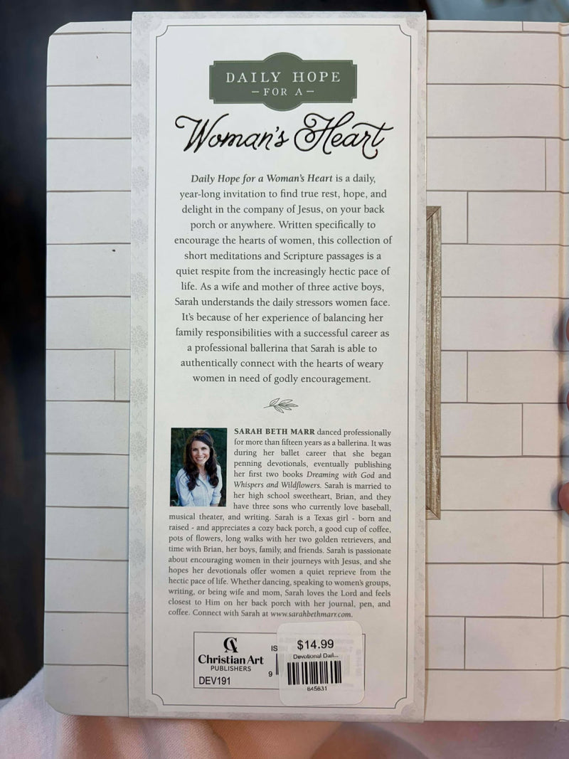 Christian Arts Gifts - Devotional Daily Hope for a Woman's Heart